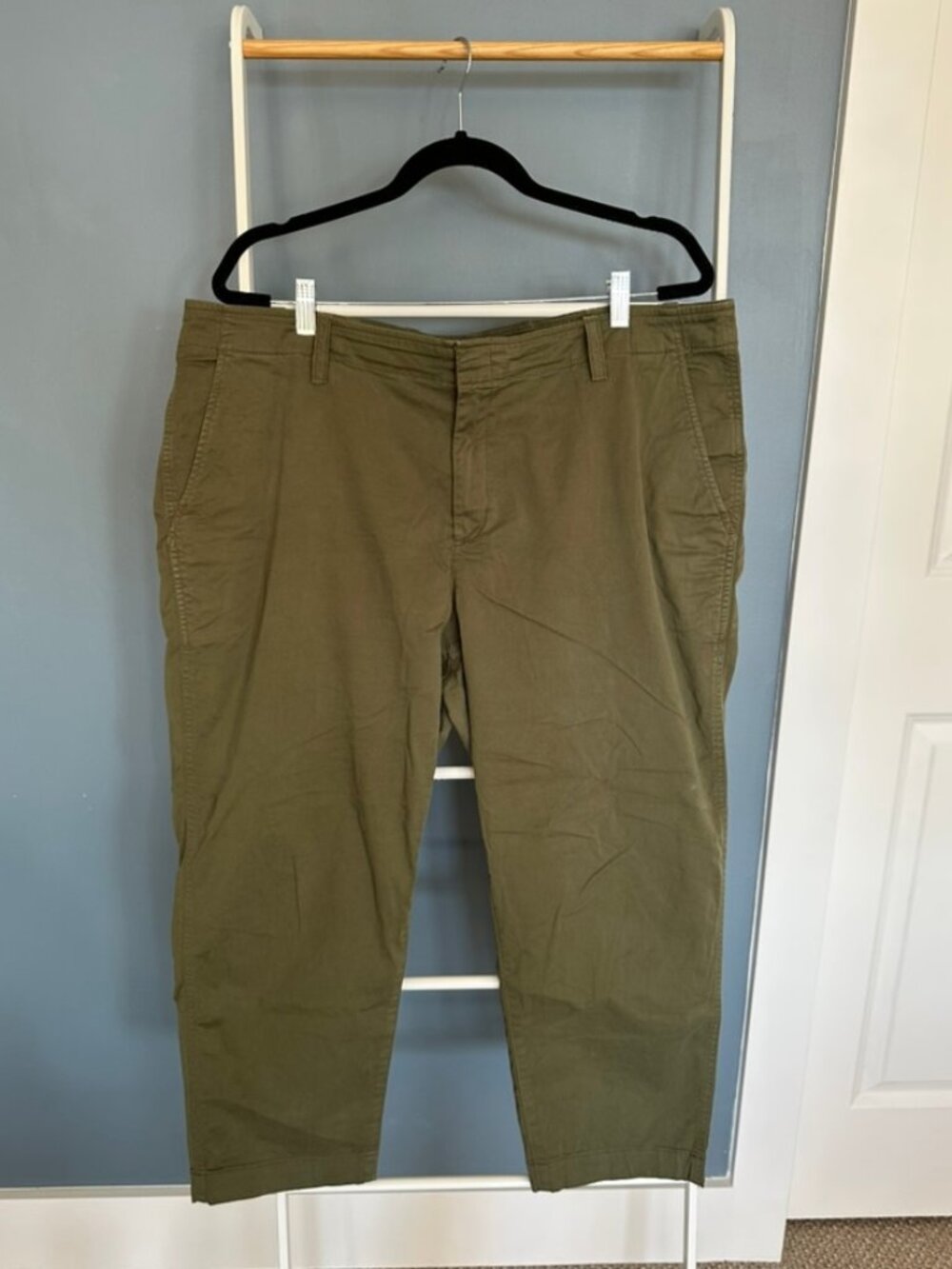 Gap Mid Rise Downtown Khakis Army Green Size 20